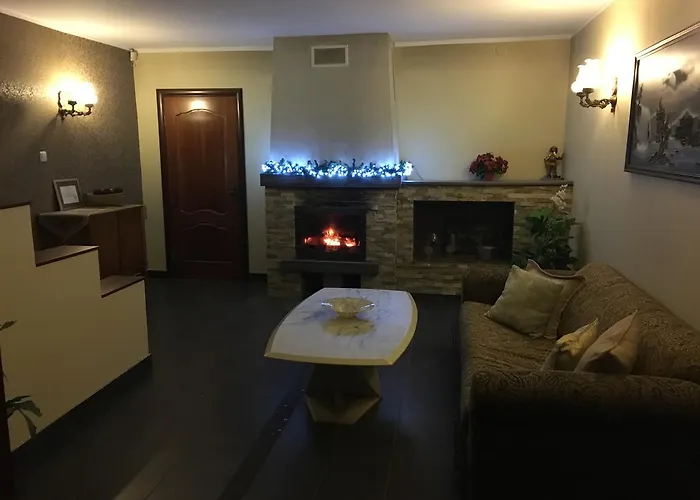 Lee Apartments